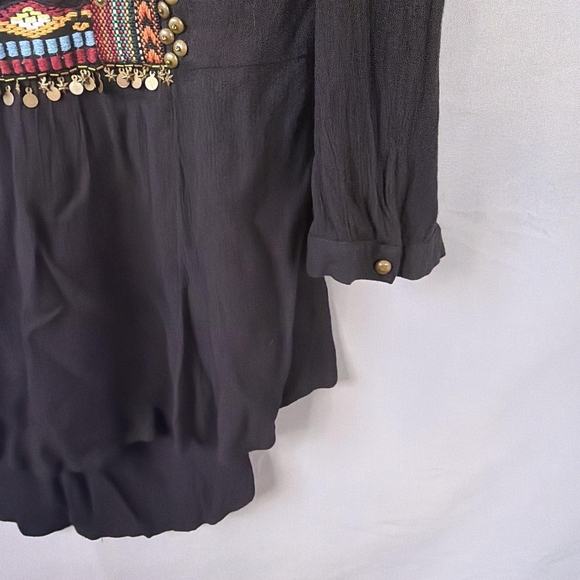 HD In Paris Anthropologie Top Womens 12 Black Embroidered Tunic Boho Crinkle - Picture 8 of 11